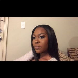 Meet your Posher, Ronashia